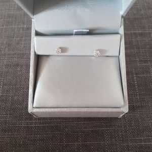 0.5CT diamond flower stud earrings